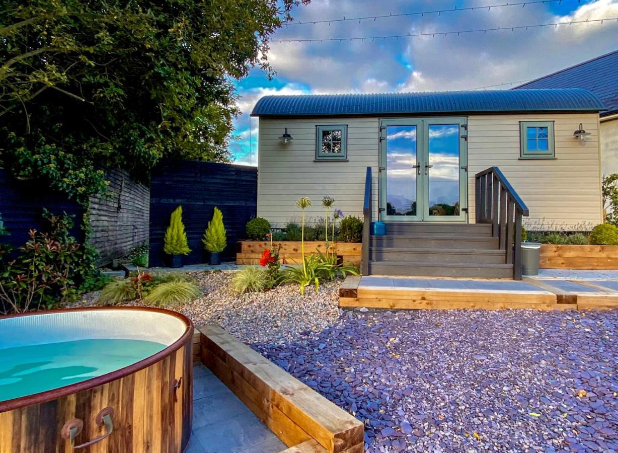 Bailey'S Hideaway Villa Portadown Bagian luar foto