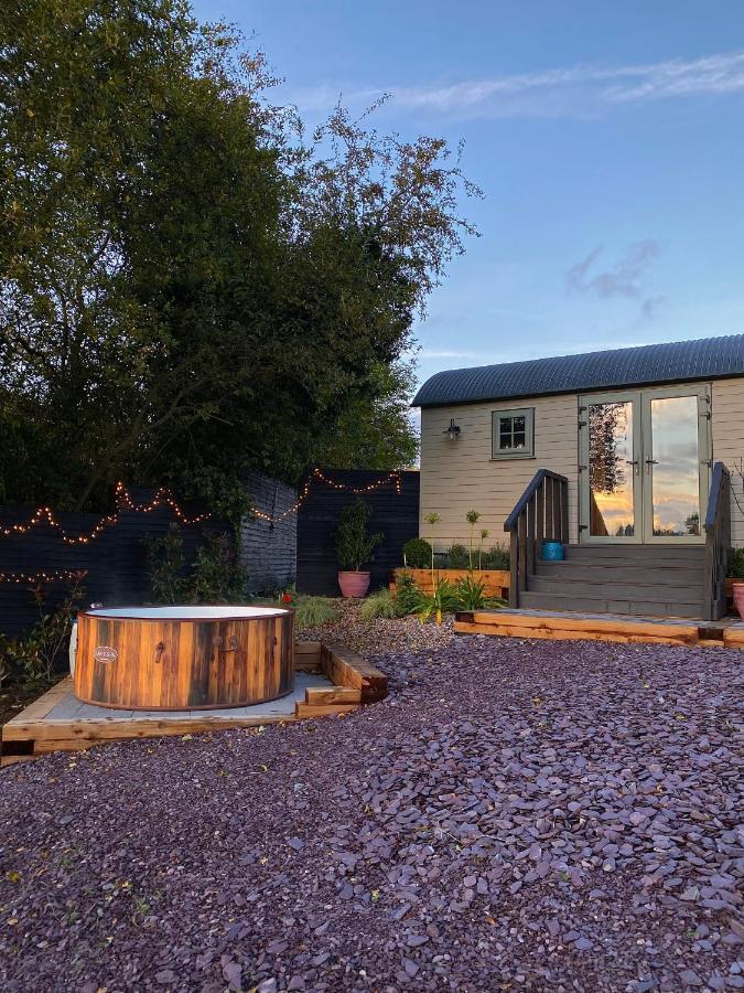 Bailey'S Hideaway Villa Portadown Bagian luar foto
