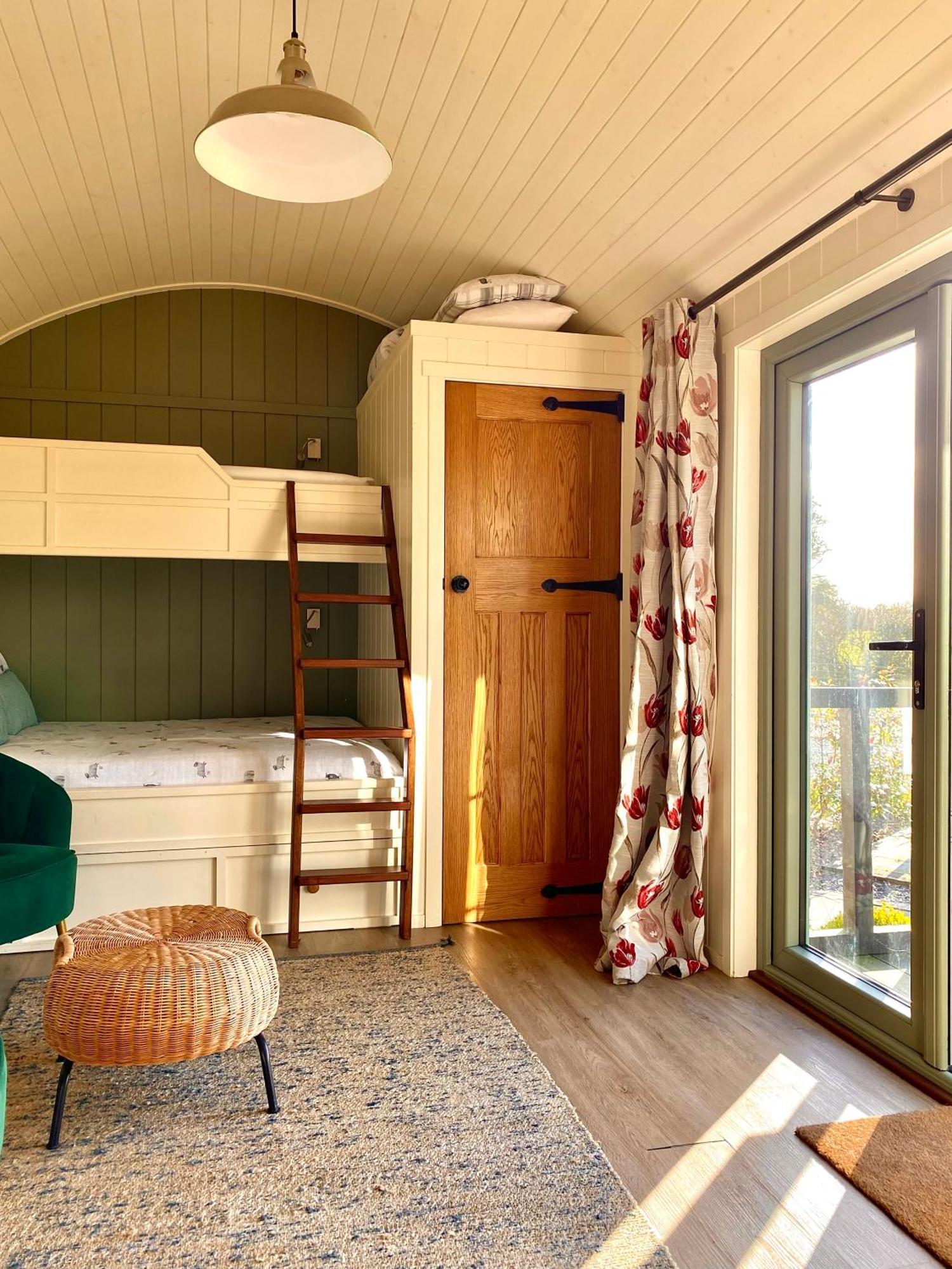 Bailey'S Hideaway Villa Portadown Bagian luar foto