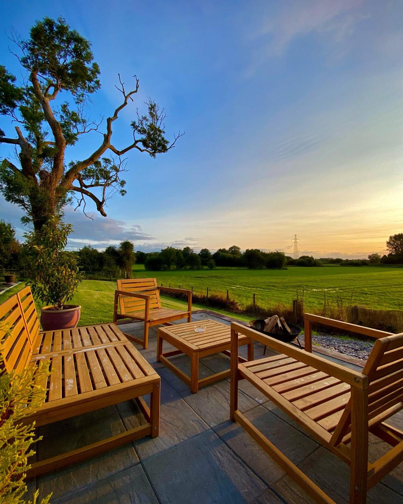 Bailey'S Hideaway Villa Portadown Bagian luar foto